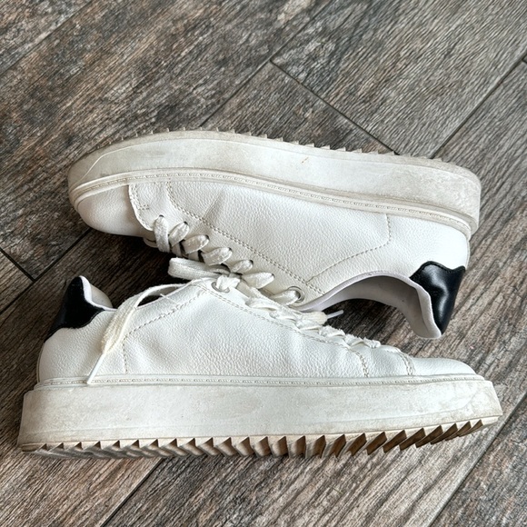 Steve Madden sneakers - Picture 5 of 7